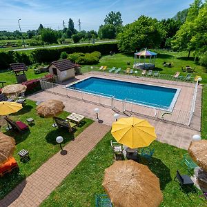 greet Hotel Beaune
